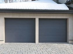 Секционные ворота 2500х2050 мм антрацитовые DoorHan RSD02